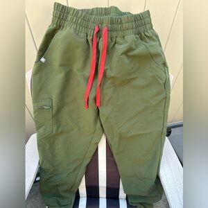 Figs women’s scuba bottoms SZ med/petite